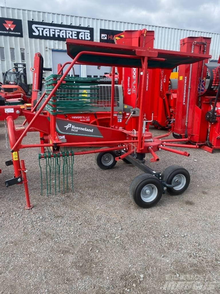 Kverneland 9439 Swathers \ Windrowers
