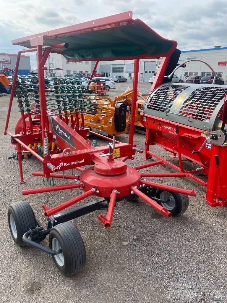 Kverneland 9439 Swathers \ Windrowers
