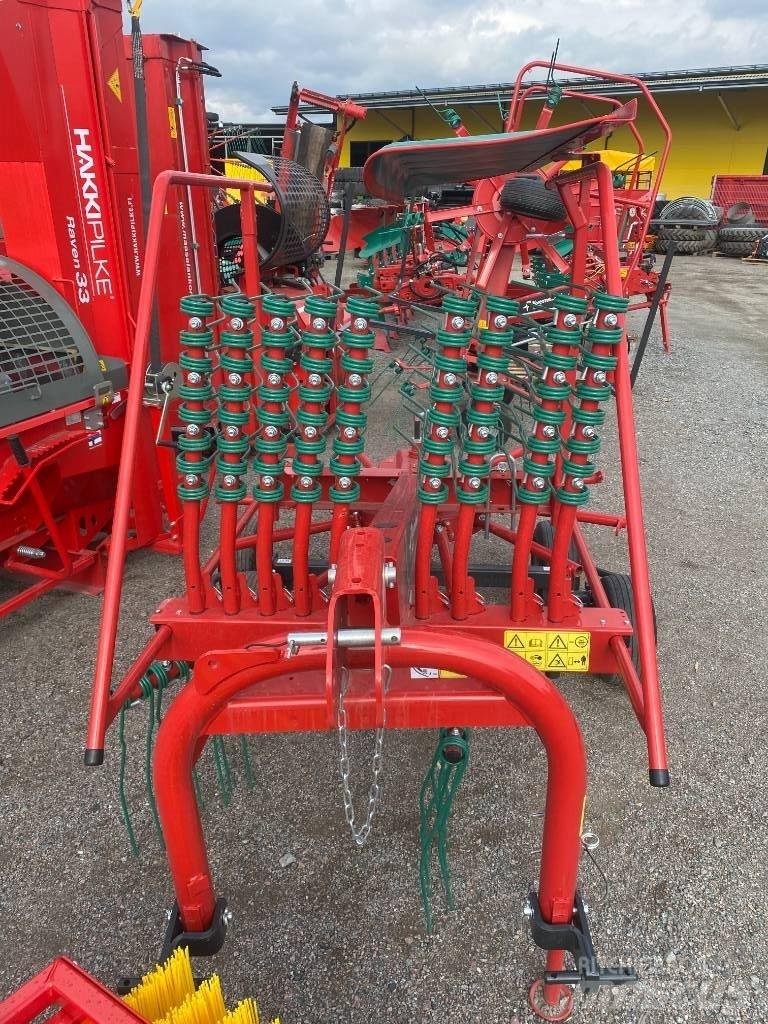 Kverneland 9439 Swathers \ Windrowers