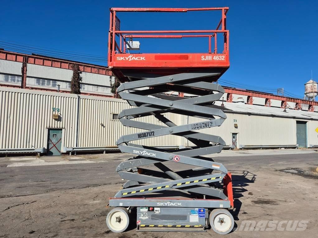 SkyJack SJ 4632 Scissor Lifts