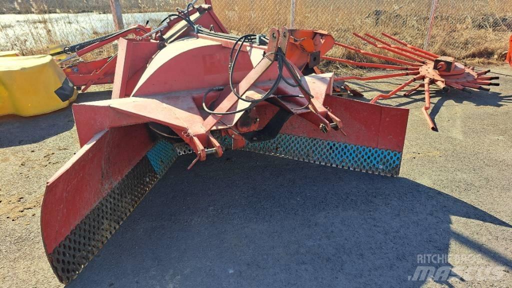  Huki 260 Snow Blowers