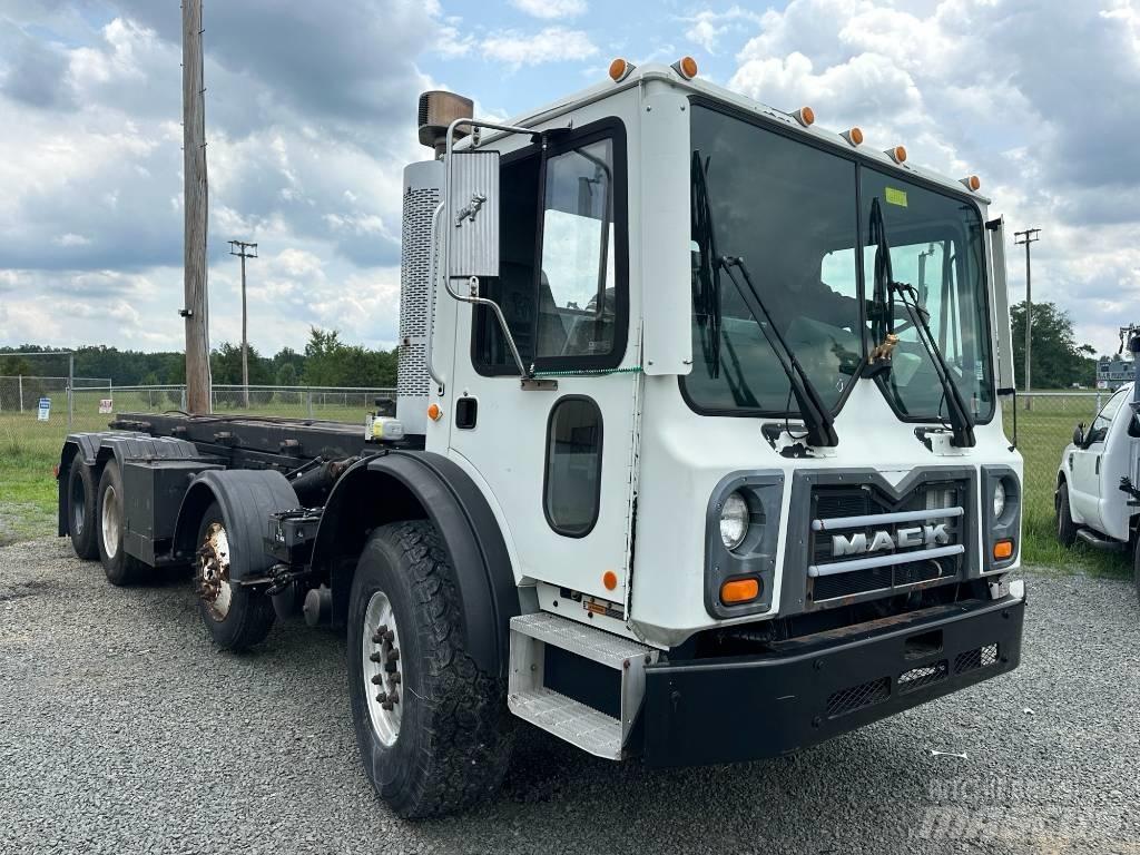 Mack MRU613 Garbage Trucks / Recycling Trucks