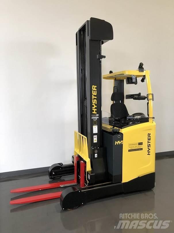 Hyster R1.6 Reach trucks