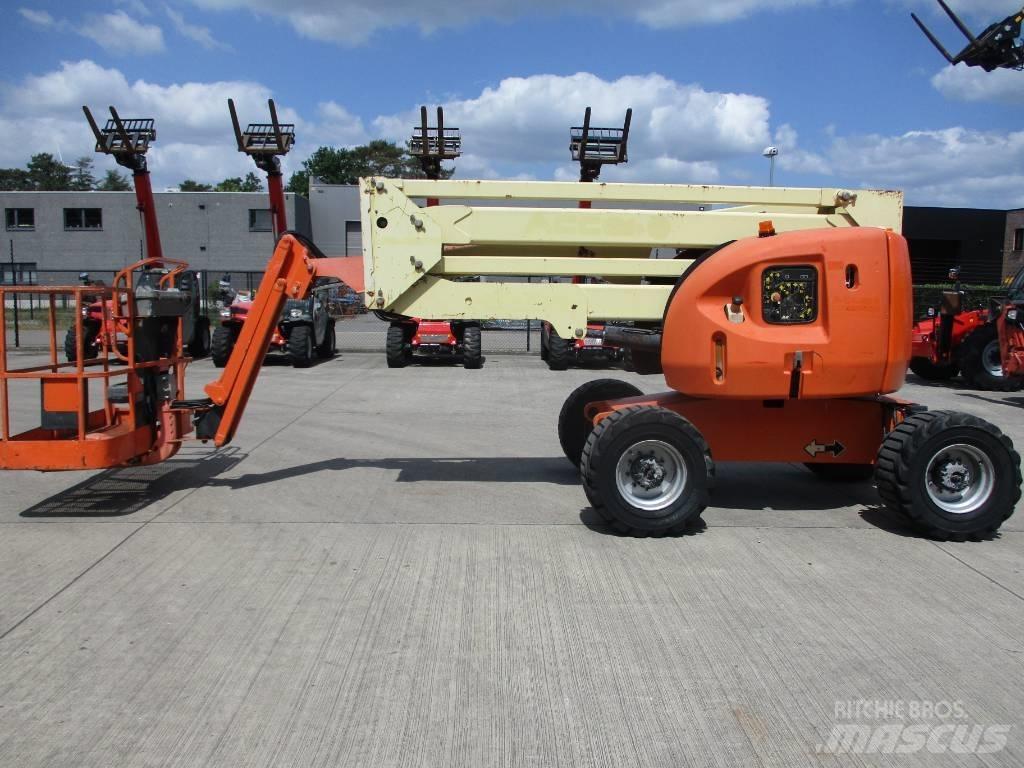 JLG 450AJ (920) Compact self-propelled boom lifts