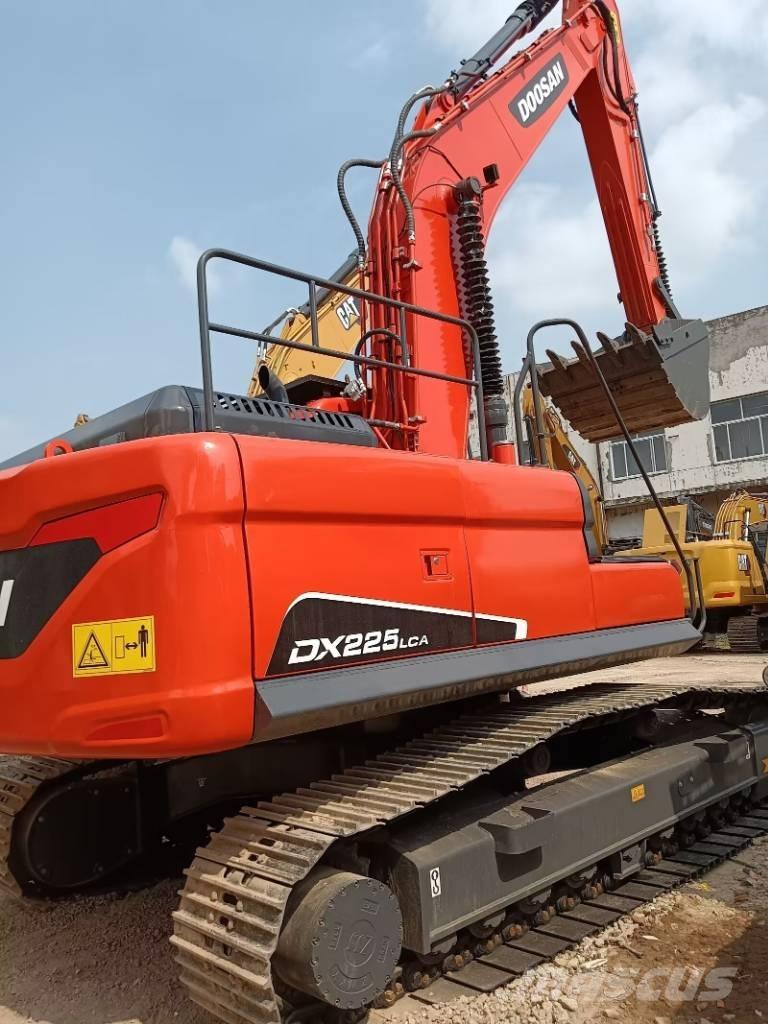 Doosan DX 225 Crawler Excavators