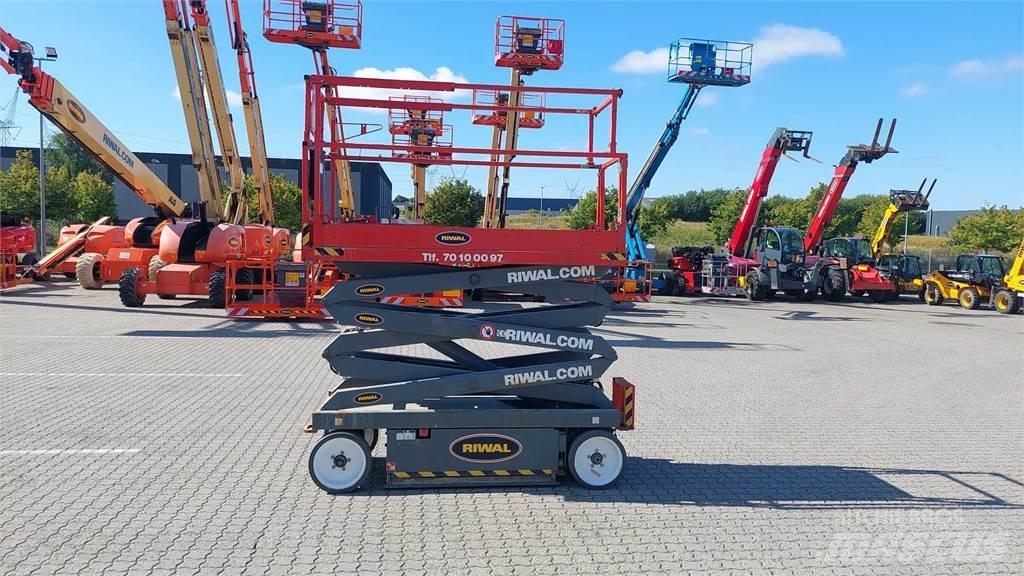 SkyJack SJIII3220 Scissor Lifts