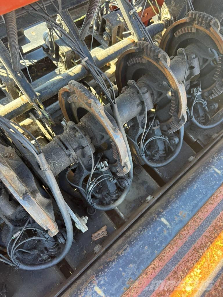 Hesston 4880 Square Balers