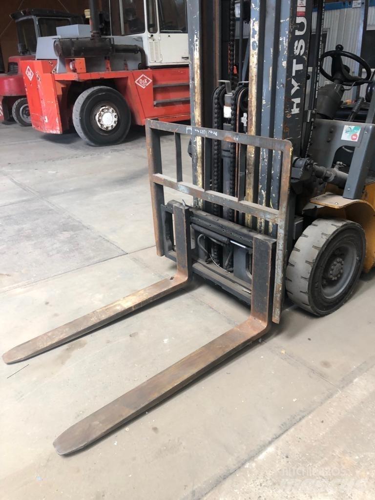 Hytsu CPD 25 Electric Forklifts