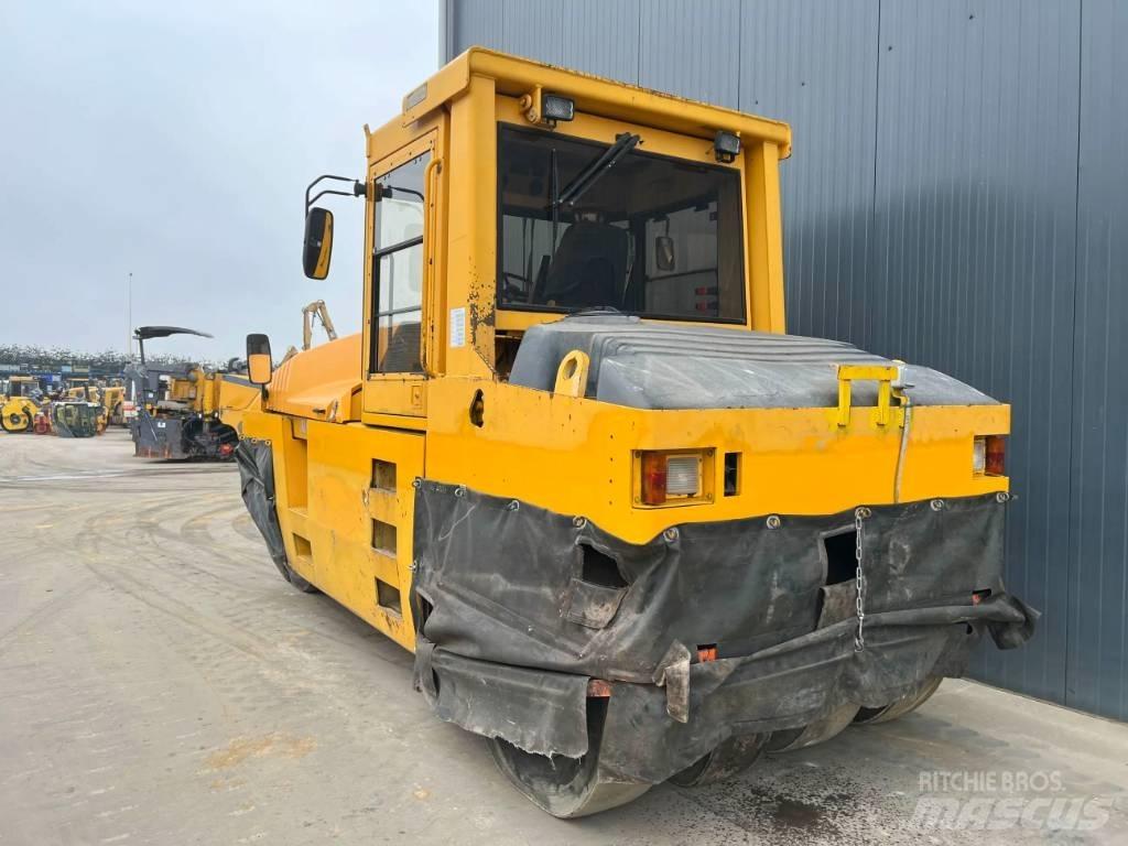 CAT PS 300 B Pneumatic tired rollers