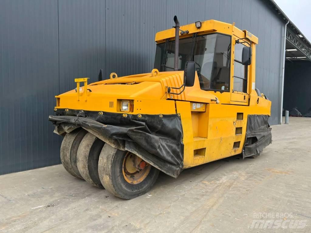 CAT PS 300 B Pneumatic tired rollers