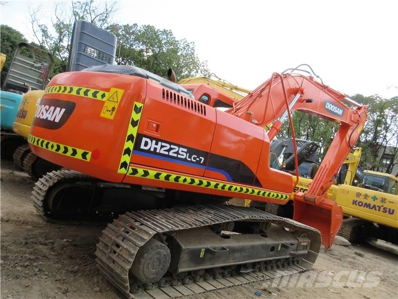Doosan 225 LC Crawler Excavators