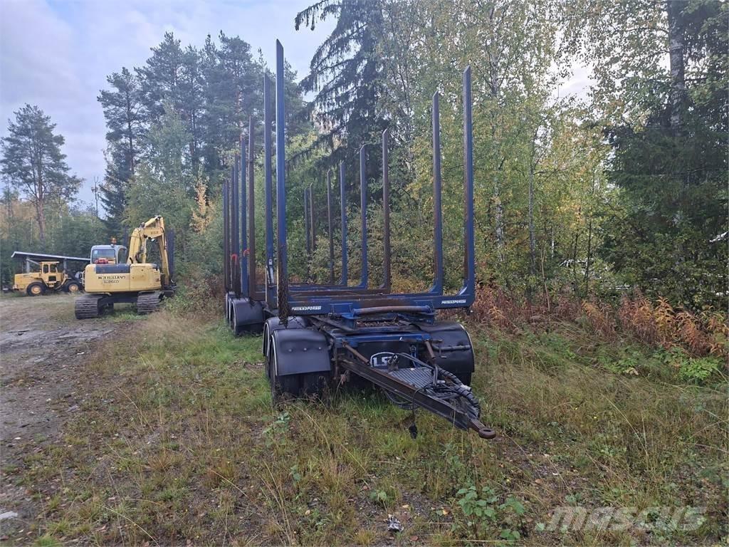 Kome puuperävaunu Logging Trailers