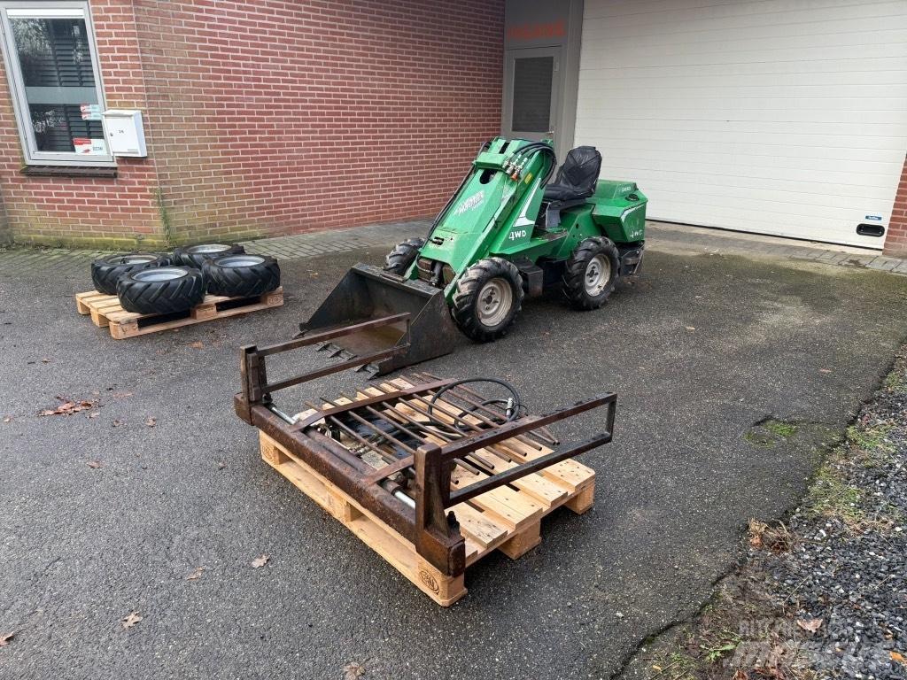 Avant Multi Mini Loader