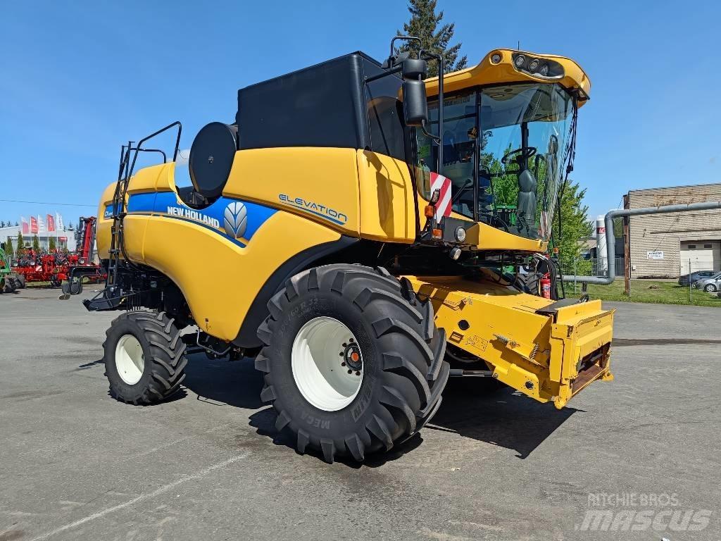 New Holland CX 6090 Combine Harvesters