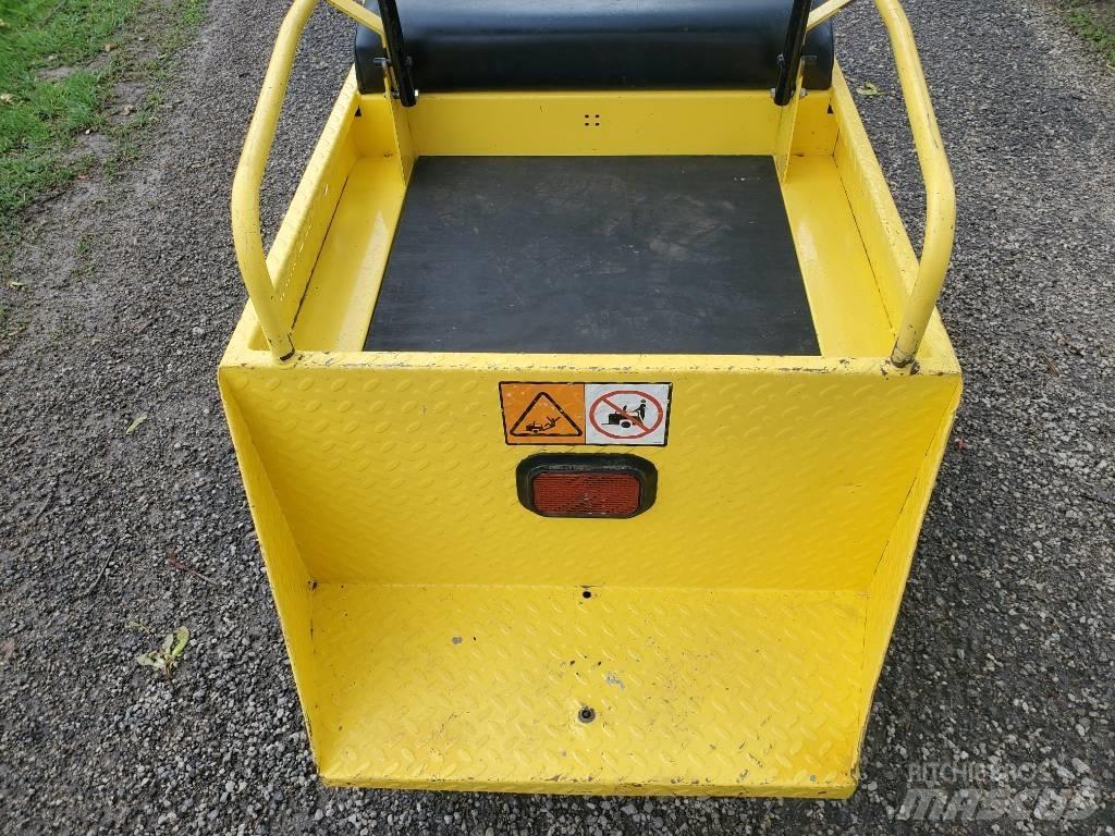Cushman MM Tow Trucks / Wreckers