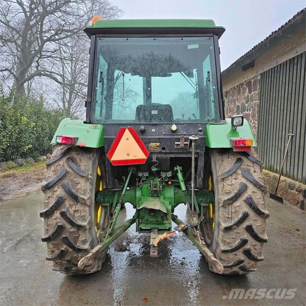 John Deere 2040 Tractors