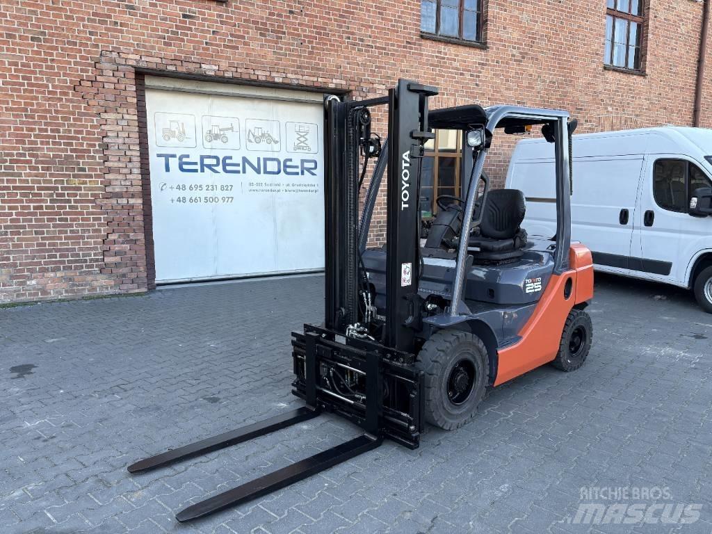 Toyota 02-8 FDF 25 Diesel Forklifts