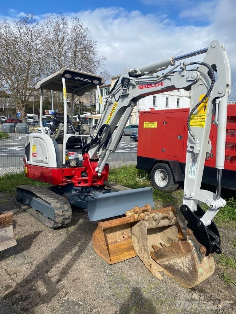 Takeuchi TB225 Mini Excavators <7t (Mini Diggers)