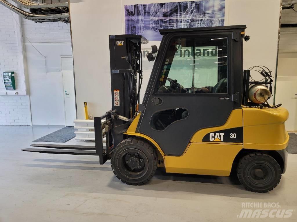 CAT GP 30 N LPG trucks