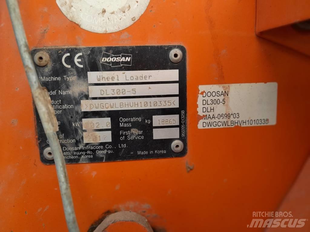 Doosan DL 300 Wheel Loaders