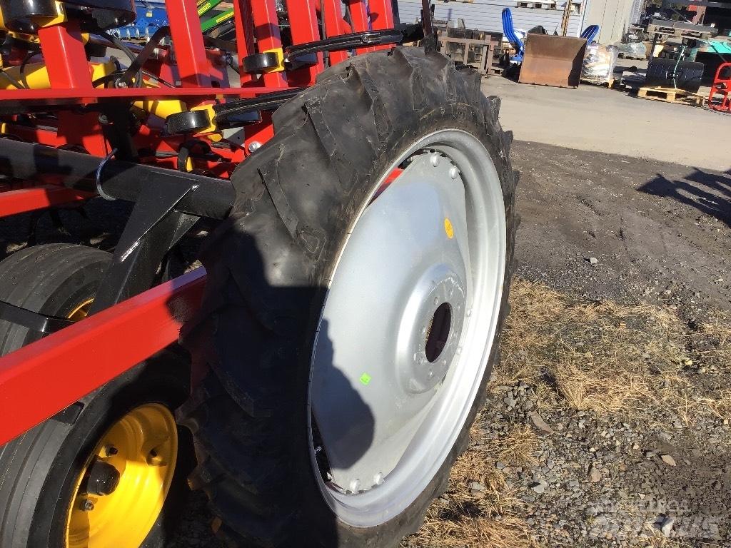 BKT Rivipyörät Tires, wheels and rims