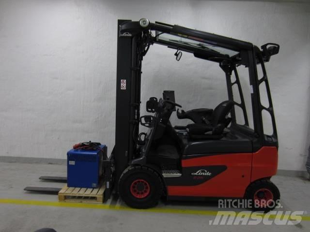 Linde E25R Electric Forklifts