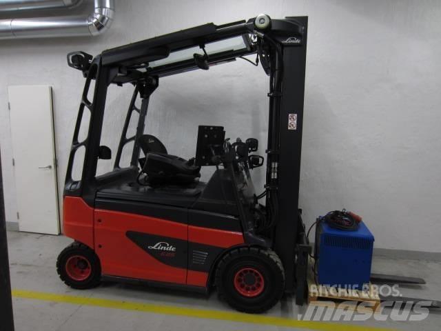 Linde E25R Electric Forklifts