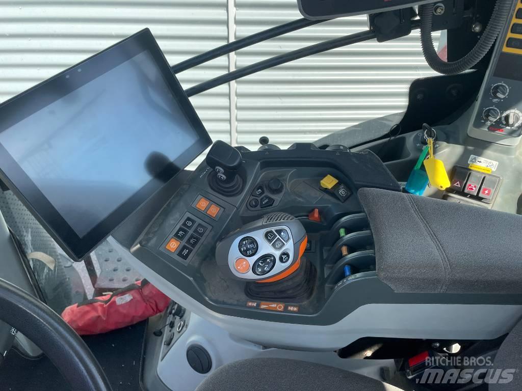 CLAAS 960 Axion Tractors