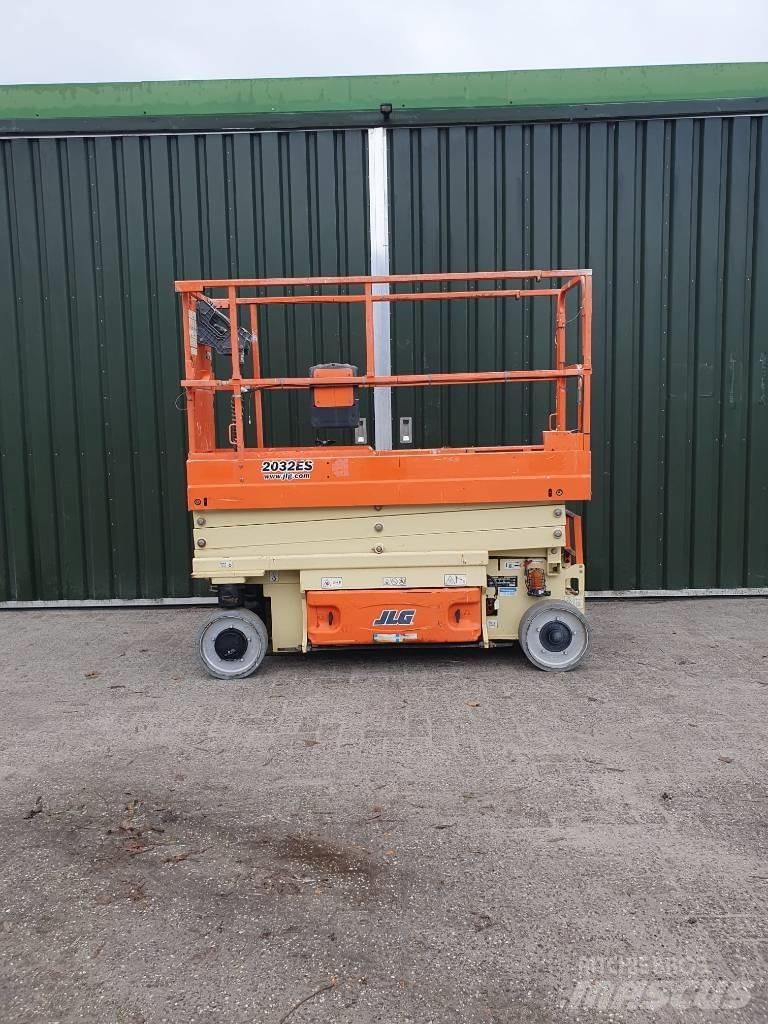 JLG 2032 ES Scissor Lifts
