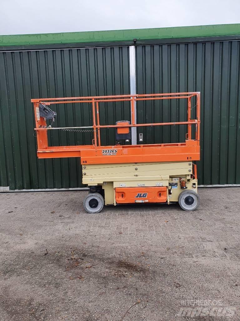 JLG 2032 ES Scissor Lifts