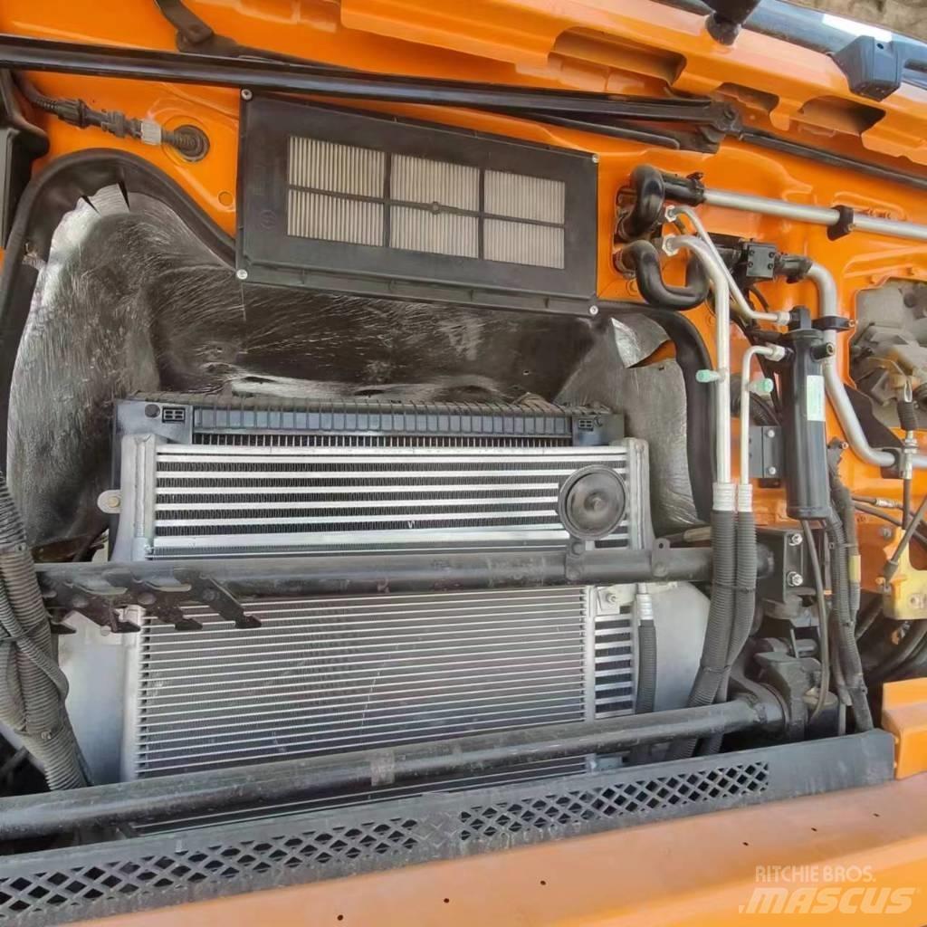 Shacman F3000 6X4 Conventional Trucks / Tractor Trucks