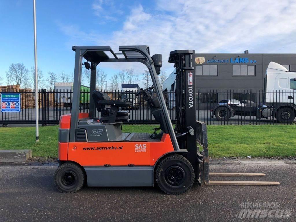 Toyota 7FBMF25 Electric Forklifts