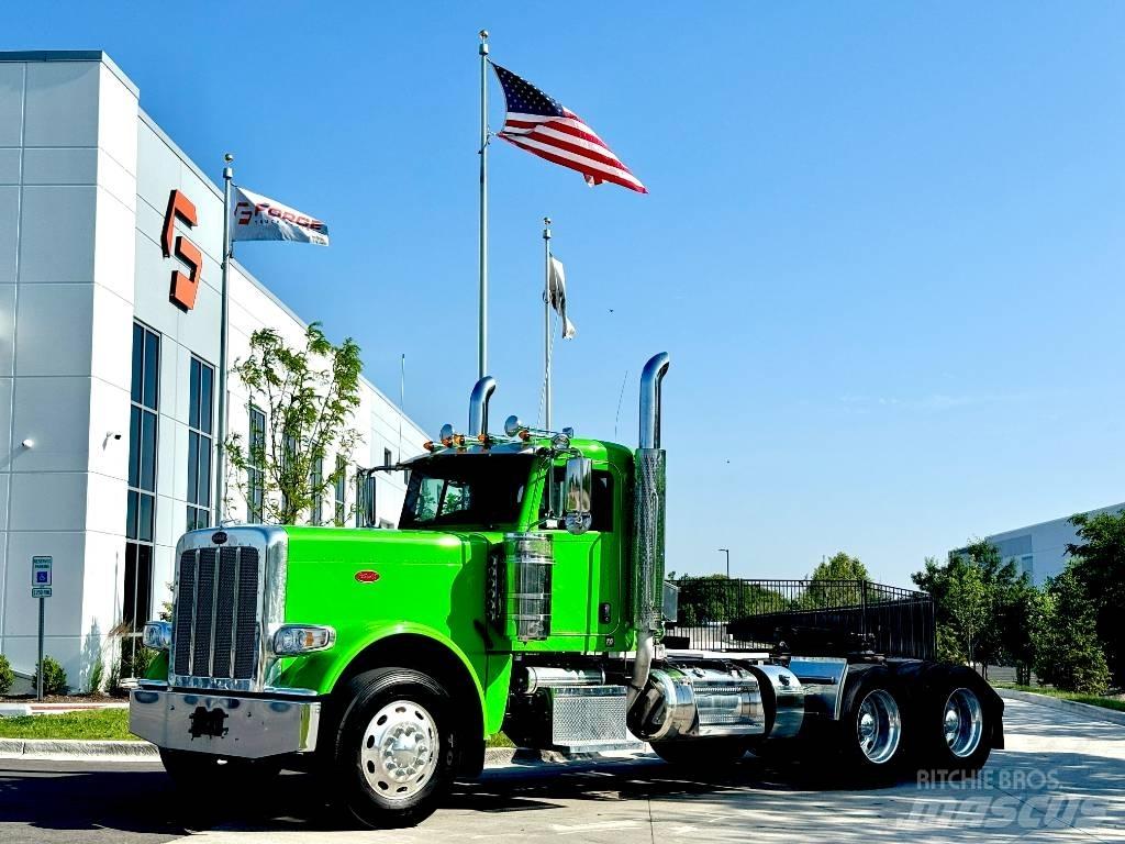 Peterbilt 389 Conventional Trucks / Tractor Trucks