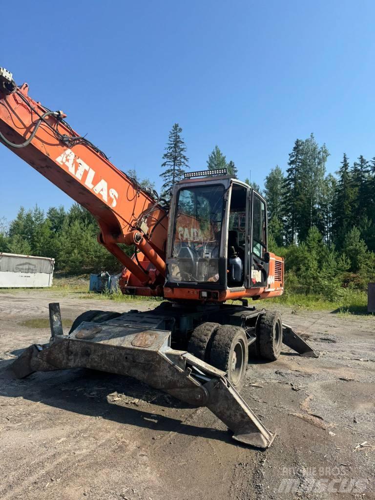 Atlas 1604 Waste / Industry Handlers