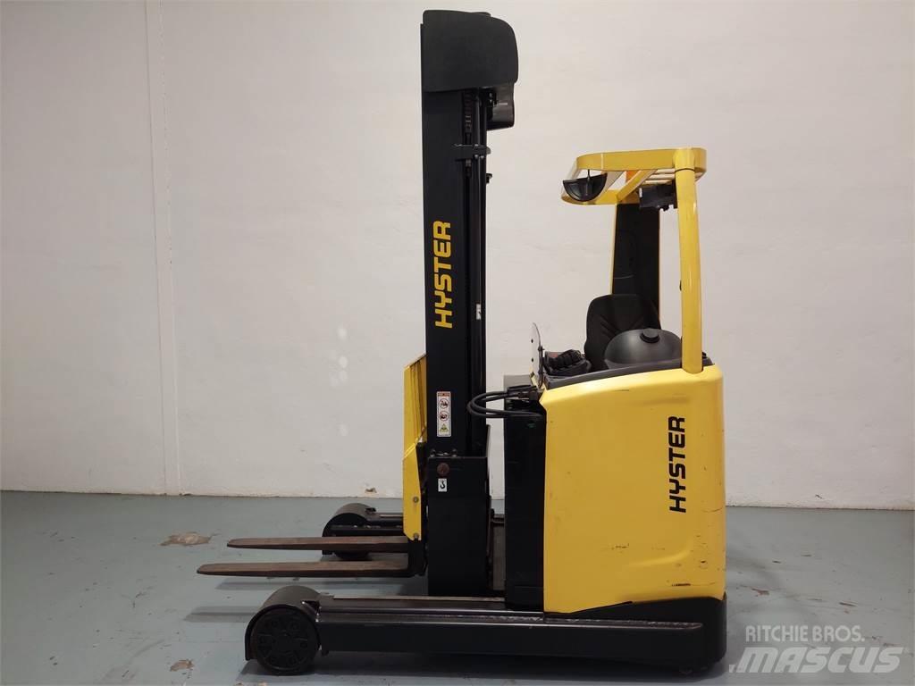 Hyster R 2 5 Reach trucks