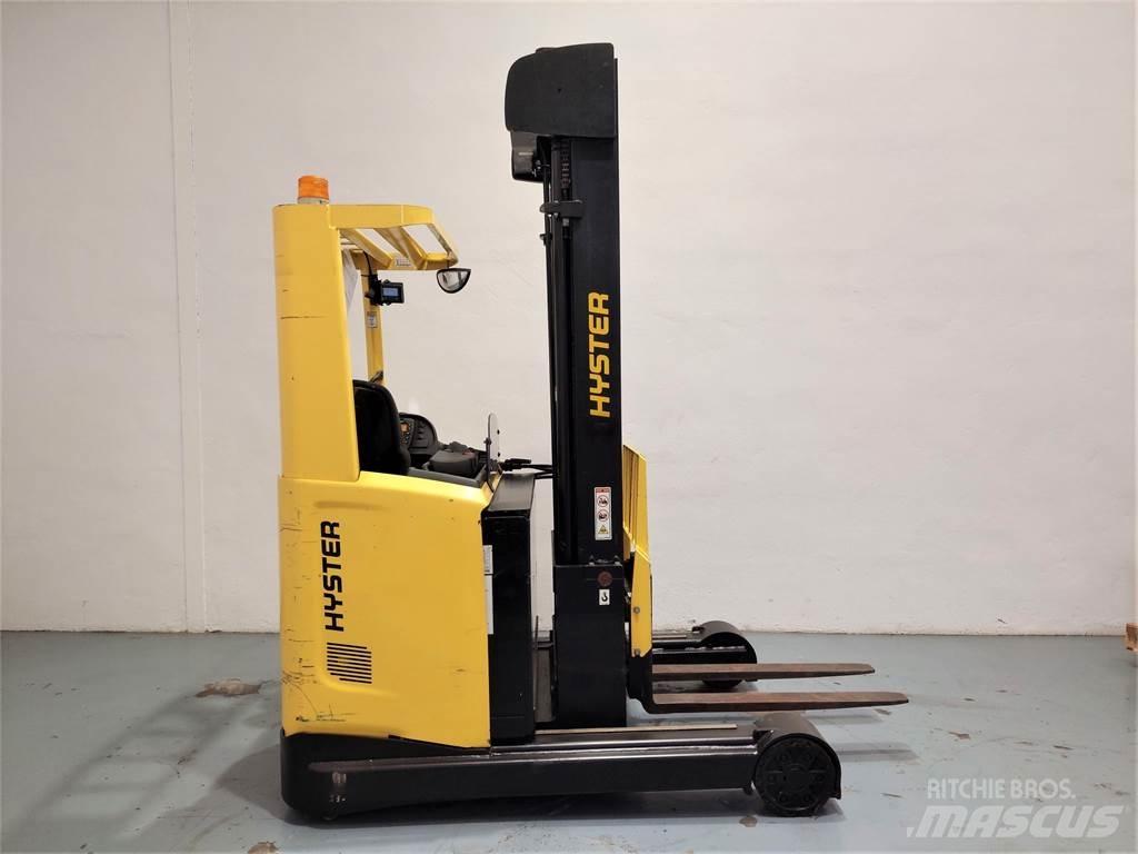 Hyster R 2 5 Reach trucks