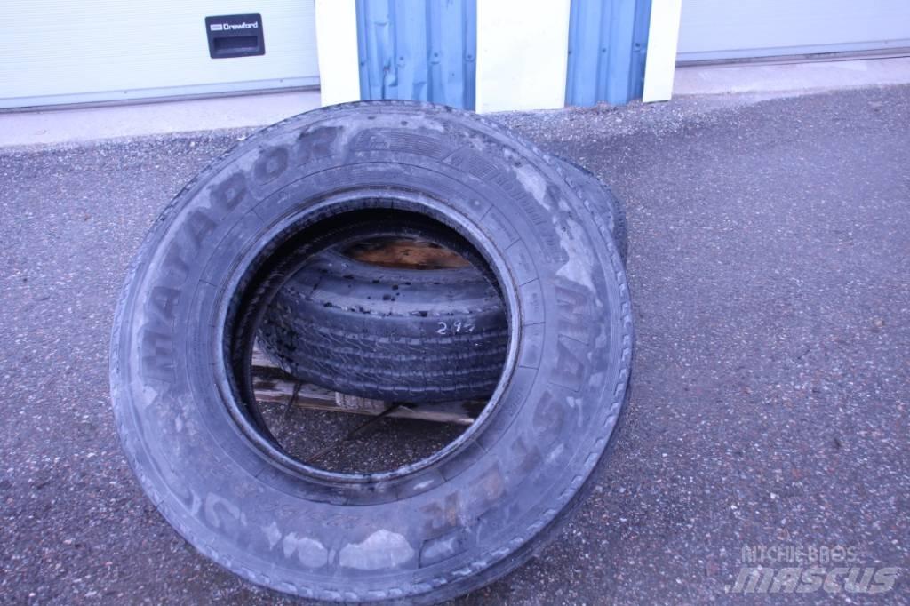  Entreprenad Däck Tires, wheels and rims