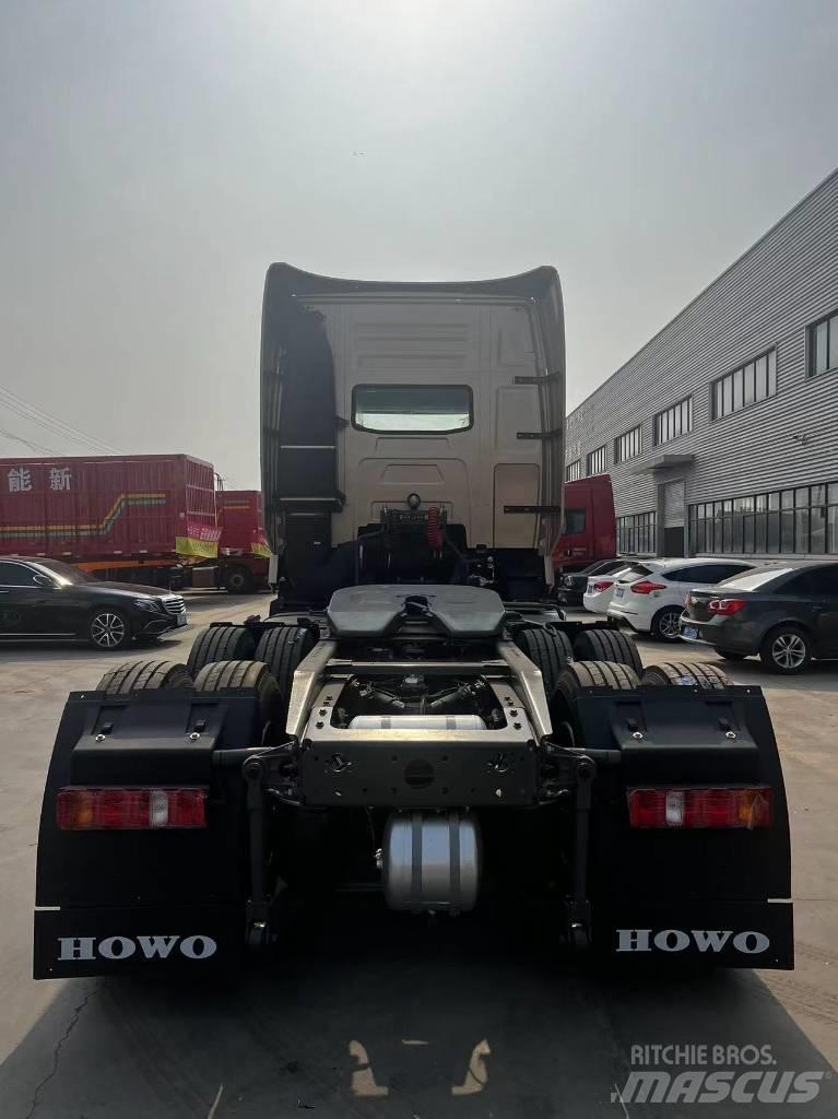 Howo T7H Conventional Trucks / Tractor Trucks