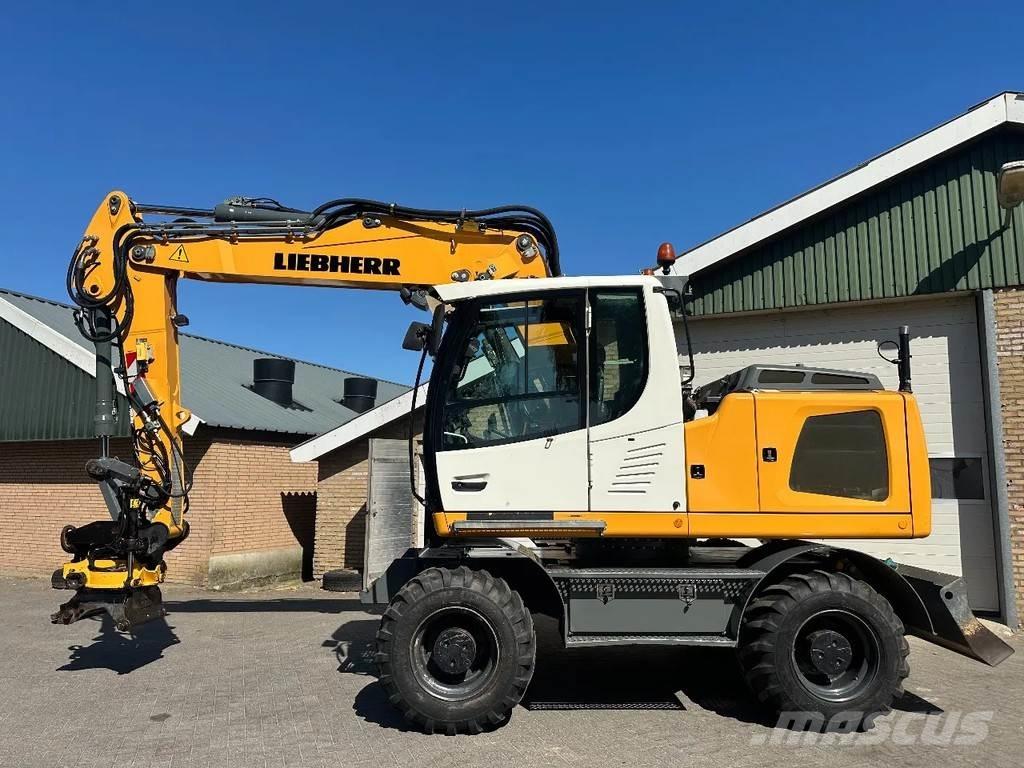 Liebherr A916 Wheeled Excavators