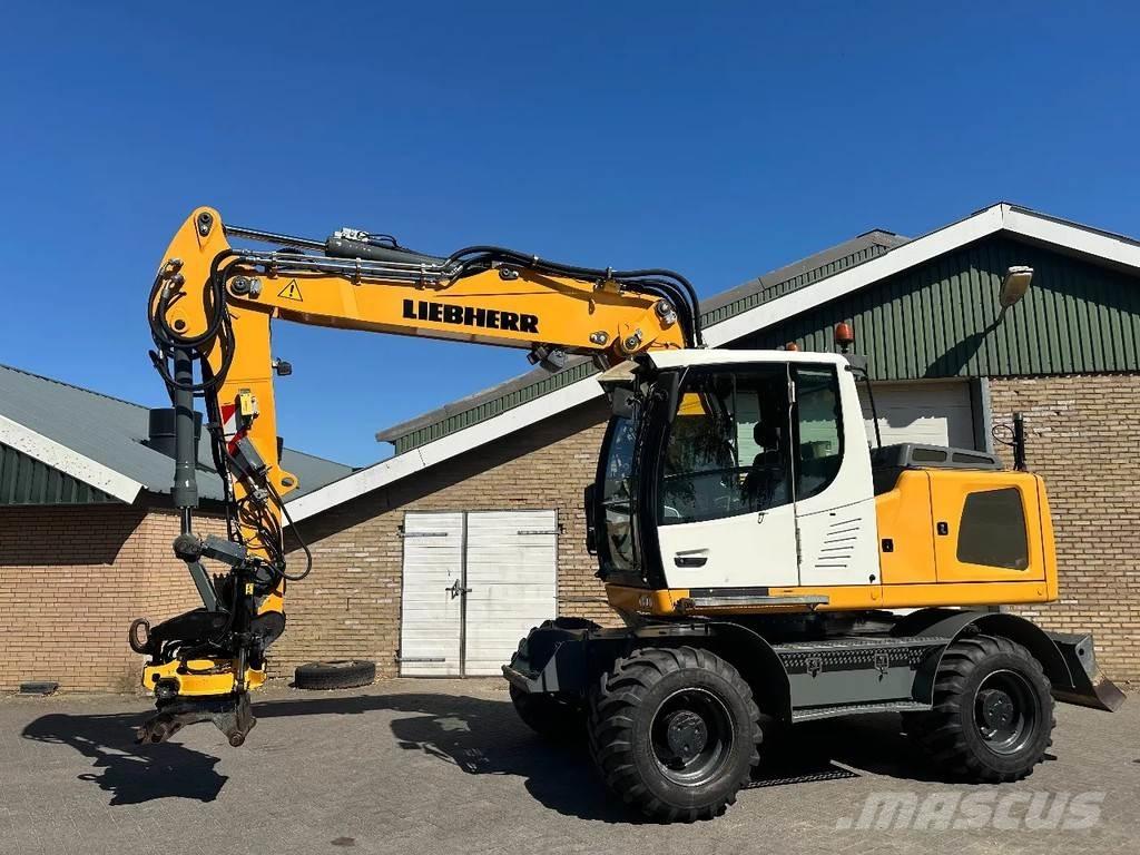 Liebherr A916 Wheeled Excavators