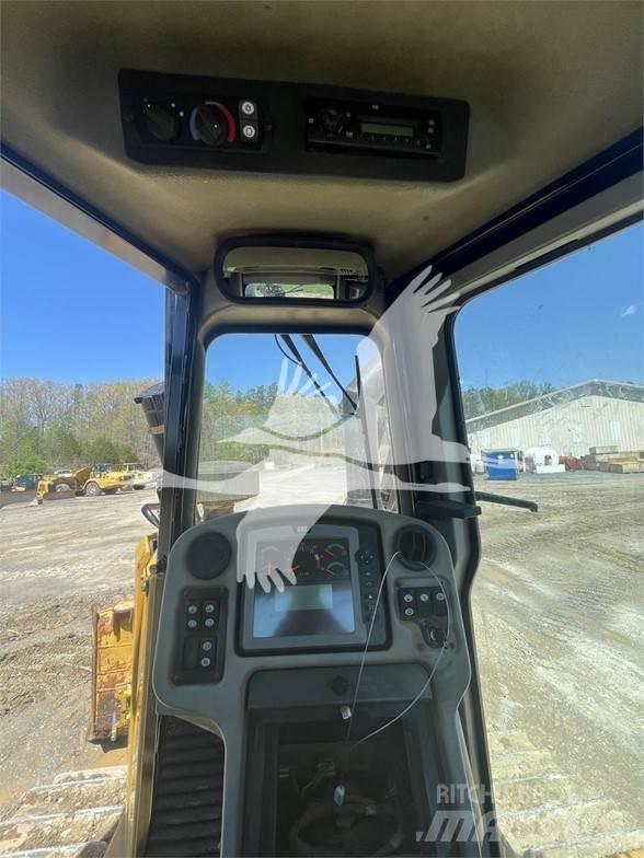 CAT D6T XL Crawler dozers