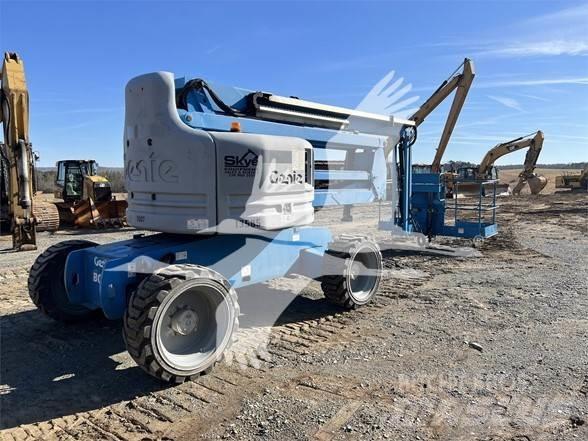 Genie Z60/34 Articulated boom lifts