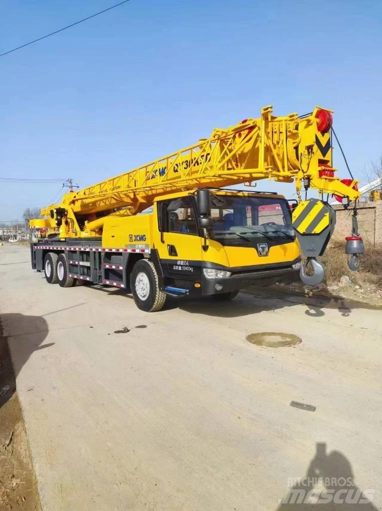 XCMG QY30T Mobile and all terrain cranes