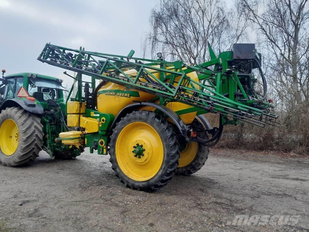 John Deere 840 Trailed sprayers