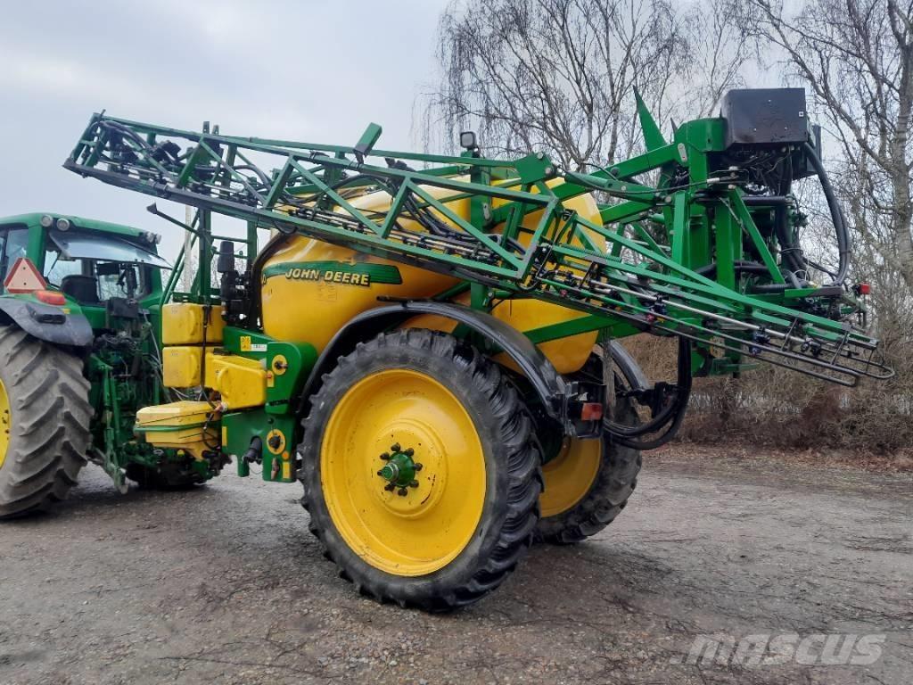John Deere 840 Trailed sprayers