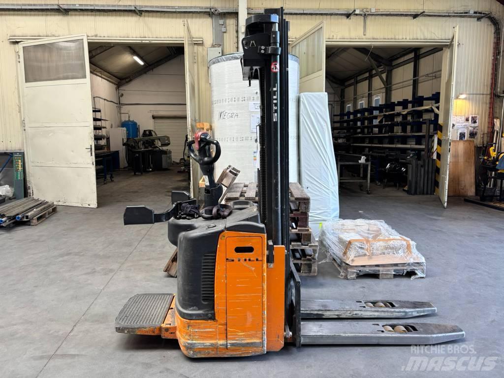 Still EGV-S14 Self Propelled Stackers
