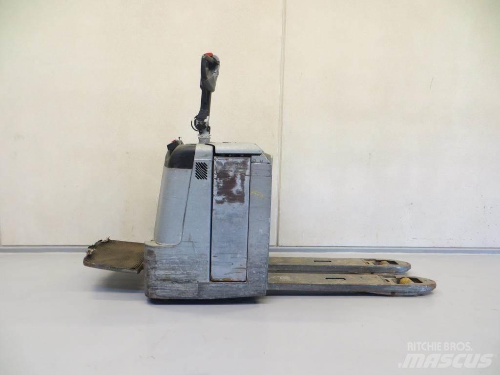 BT LPE240/8 Low lifter with platform