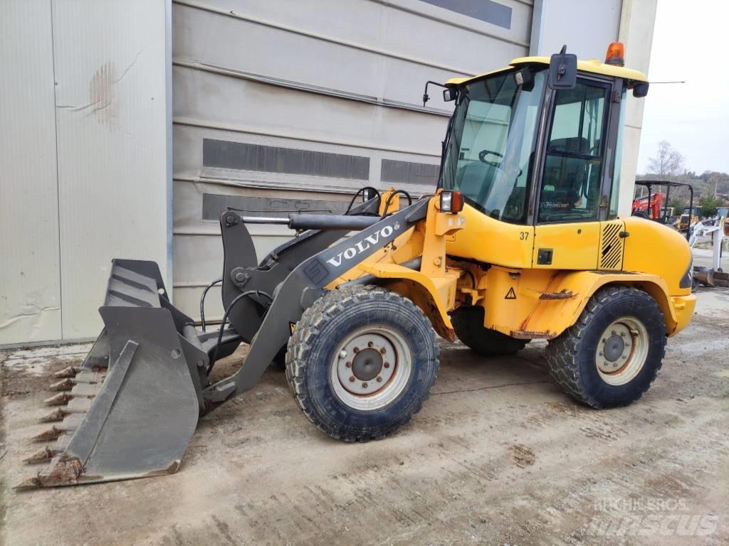 Volvo L 30 B Wheel Loaders