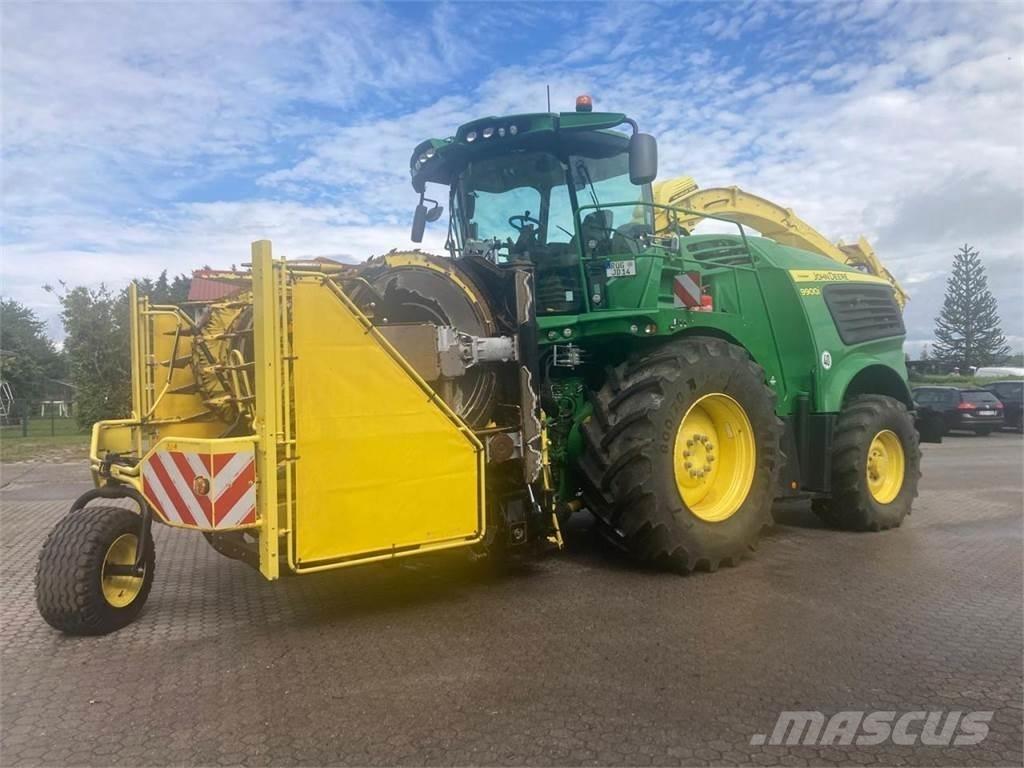 John Deere 9900i Self-propelled foragers