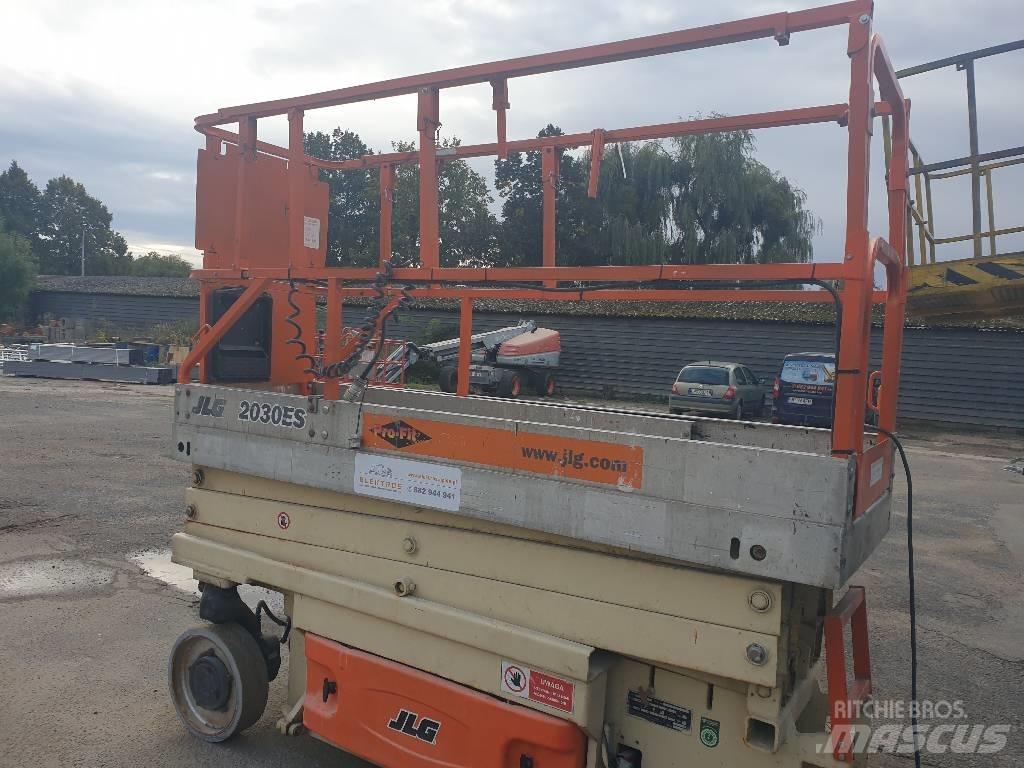 JLG 2030 ES Scissor Lifts